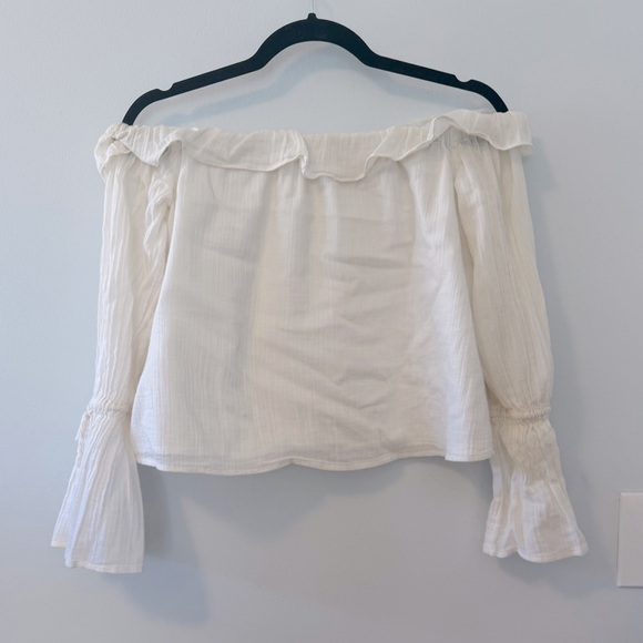 Club Monaco Linen Off The Shoulder Ruffle Bell Sleeve Crop Top in Cream 0 - Picture 4 of 13
